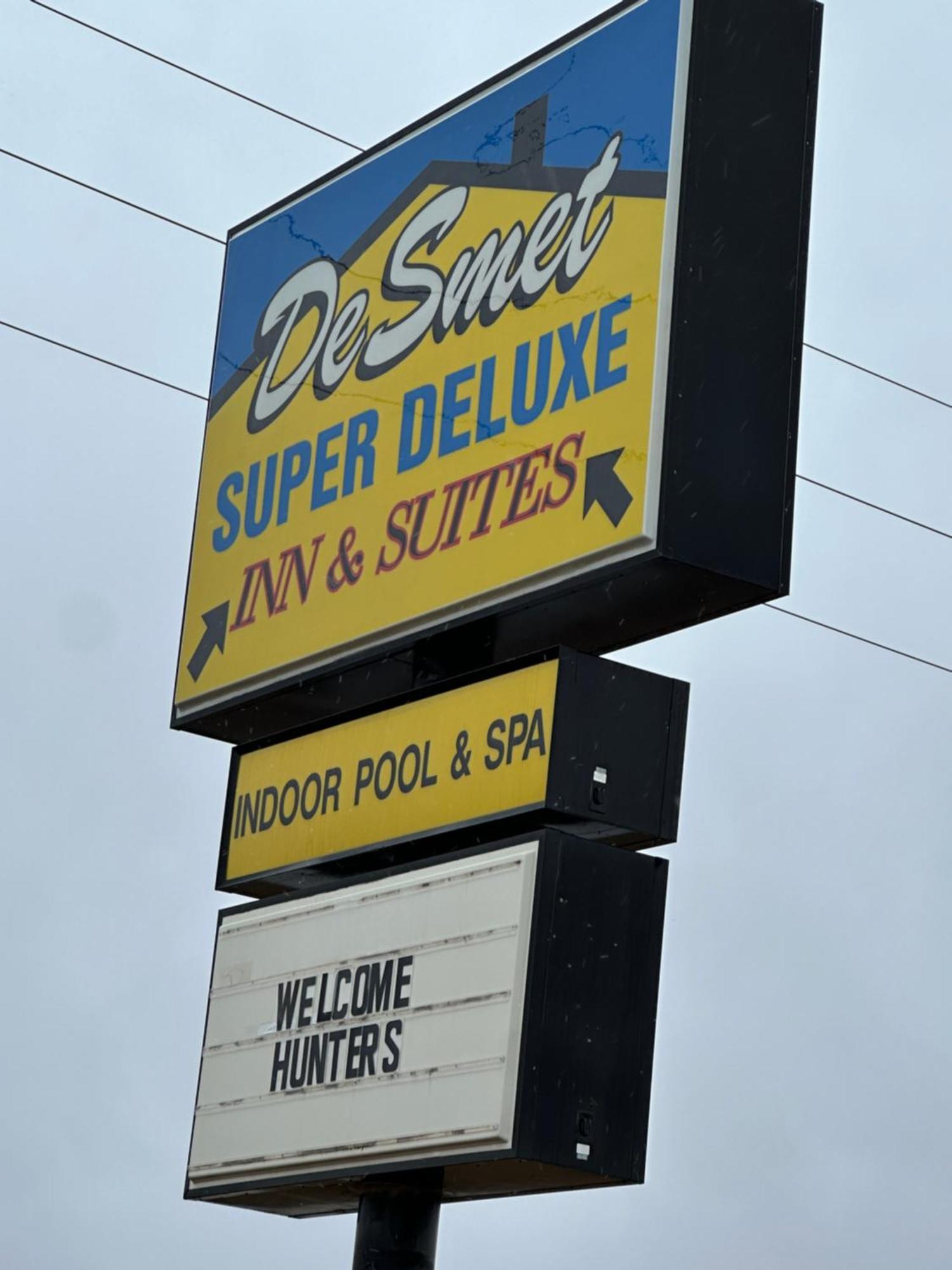 De Smet Super Deluxe Inn & Suites Eksteriør billede
