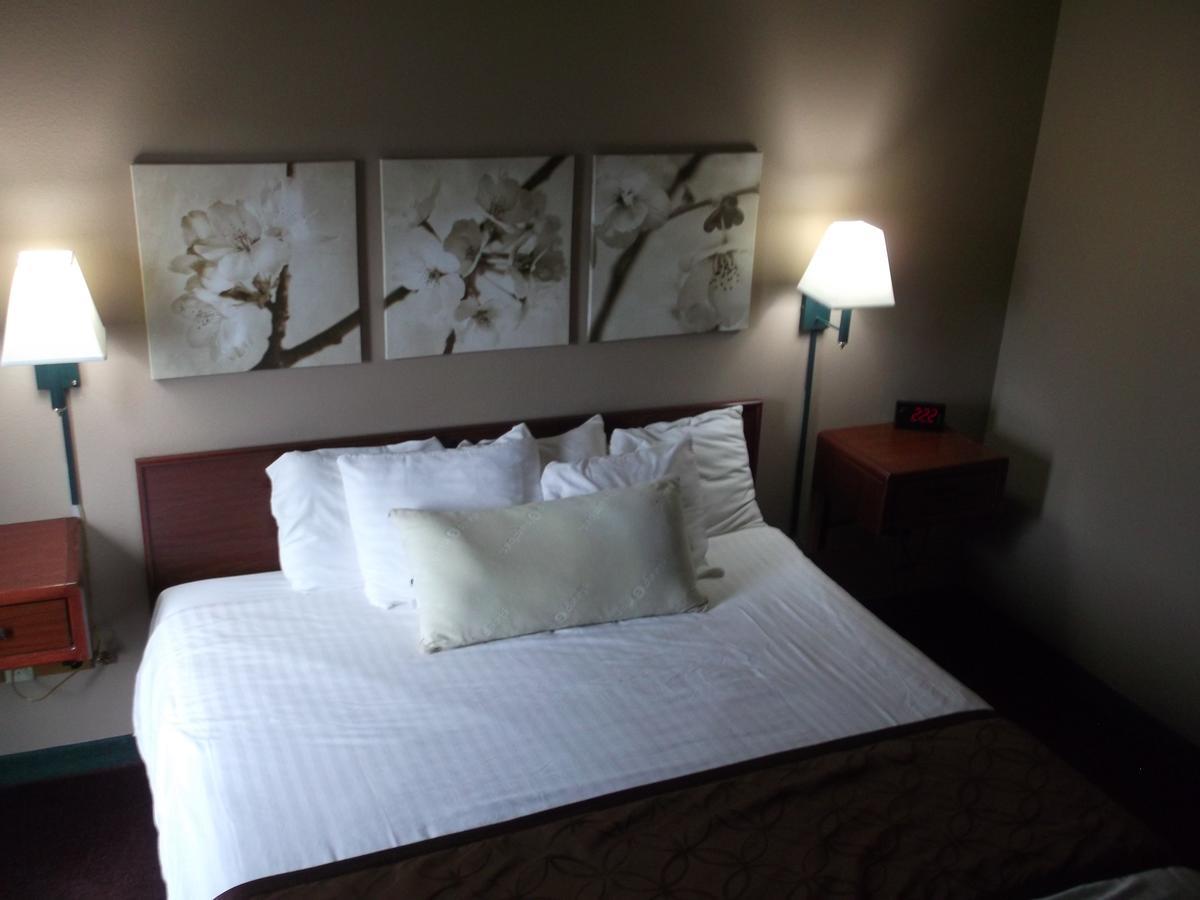 De Smet Super Deluxe Inn & Suites Eksteriør billede