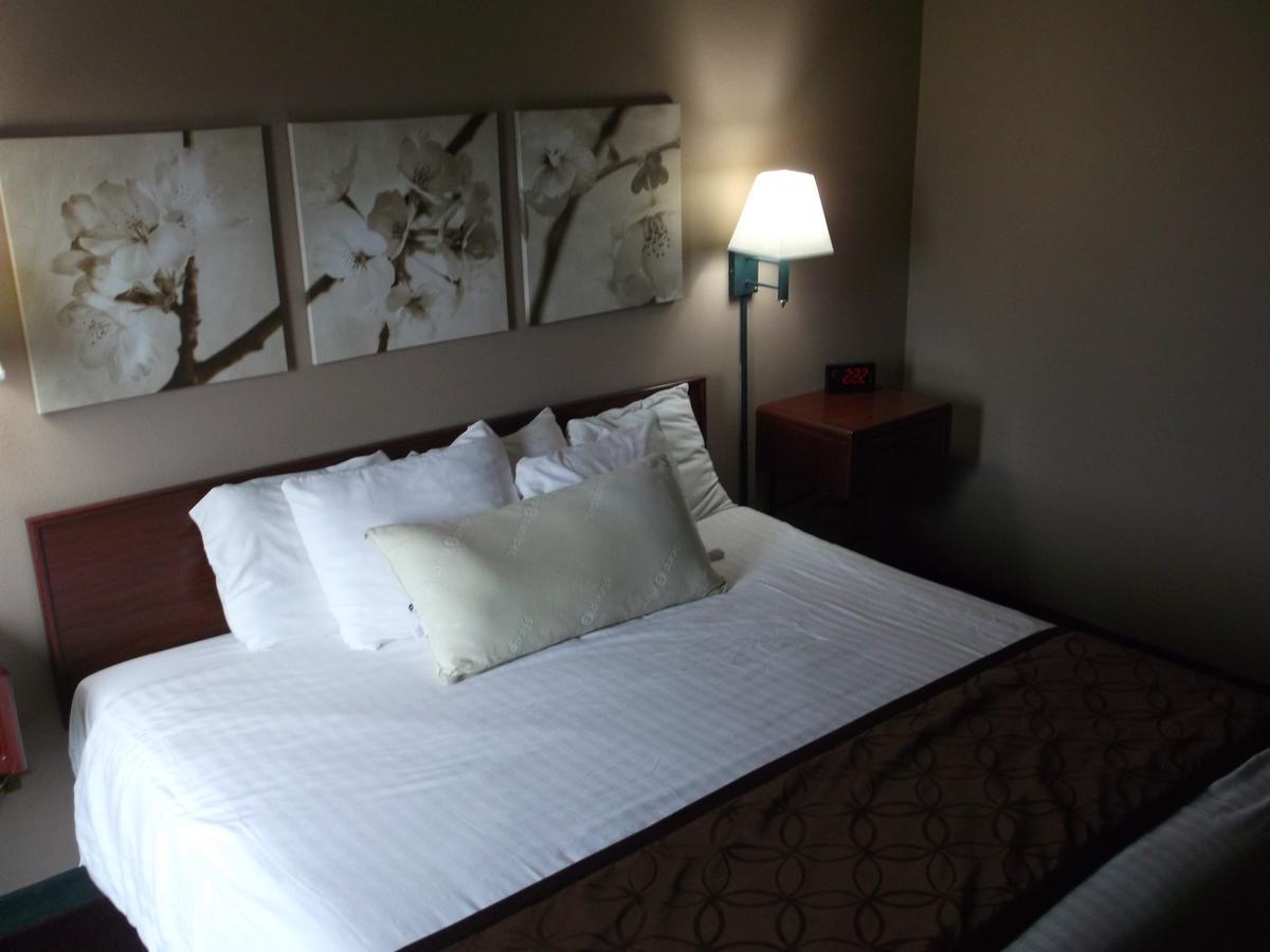 De Smet Super Deluxe Inn & Suites Eksteriør billede