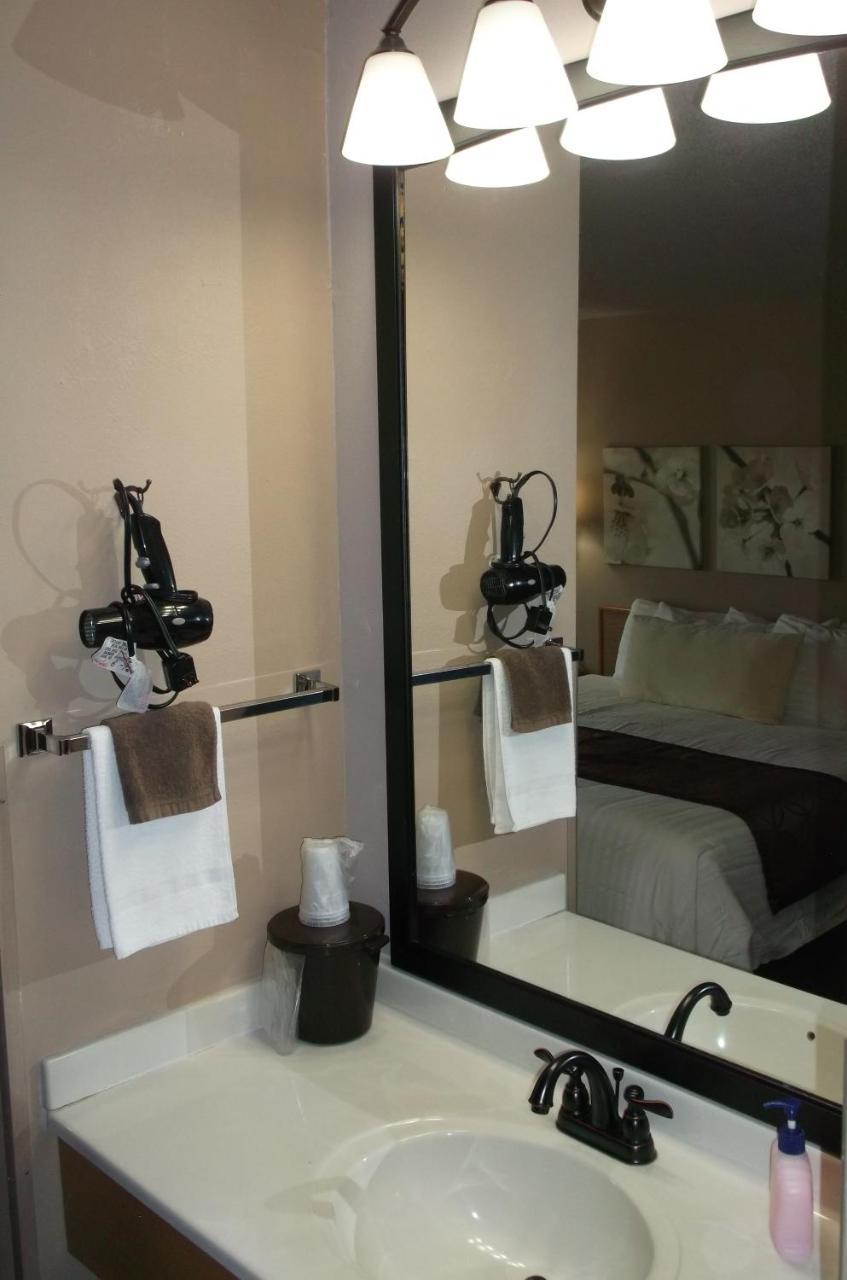De Smet Super Deluxe Inn & Suites Eksteriør billede